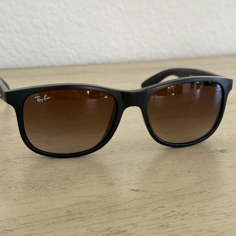 Ray-Ban Black Sunglasses - NWT